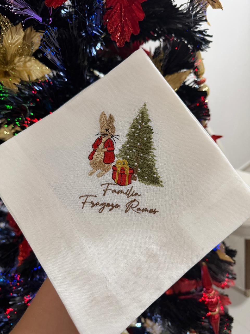 Set de 6 Servilletas Navideñas en Lino Bordadas – Personalizadas